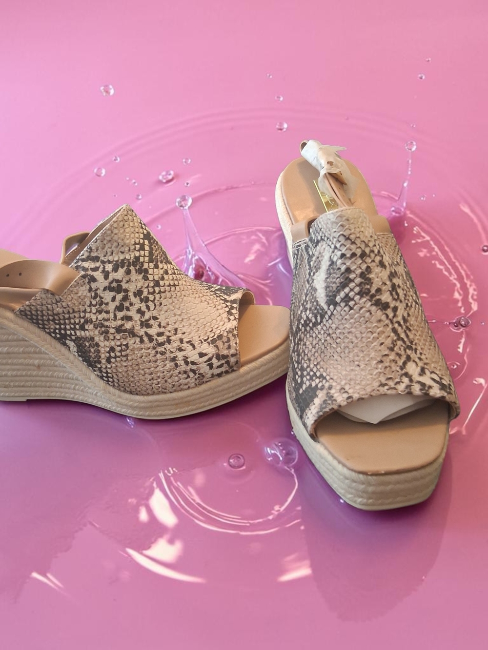 Qupid Cascade wedge sandals feature a distinct beige snake print Womens Size 10